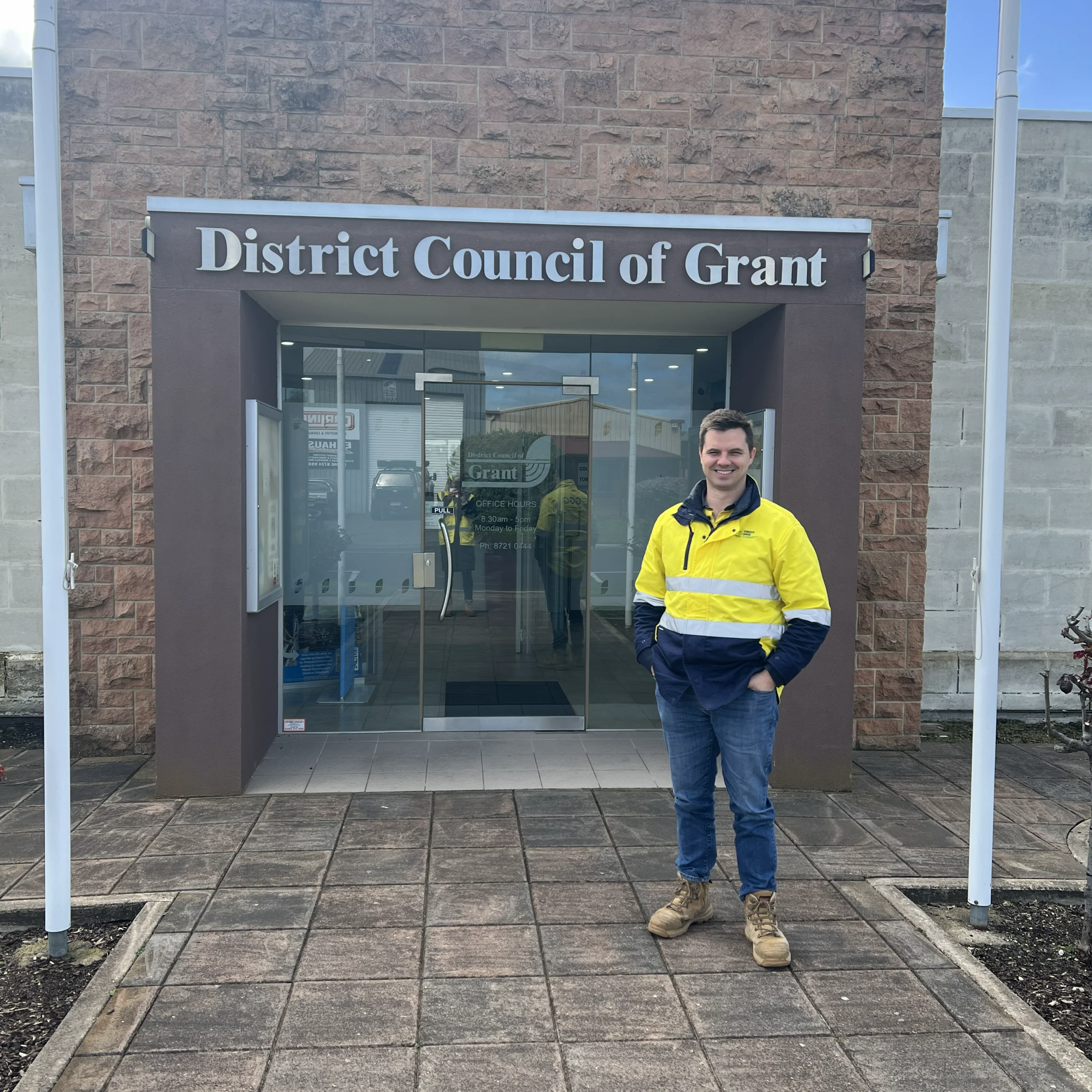 GGC ute at Limestone coast BESS Balance of plant - site entry
