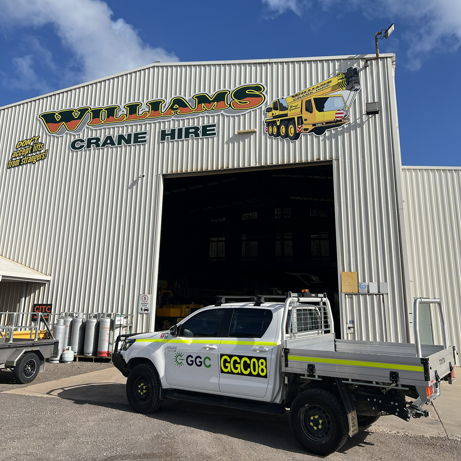 GGC ute at Limestone coast BESS Balance of plant - site entry